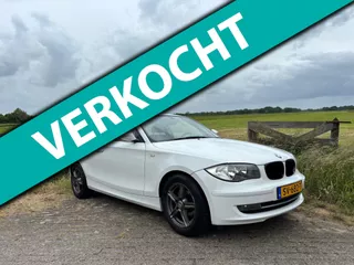 BMW 1-serie 116i Business Line Sport, Boekjes