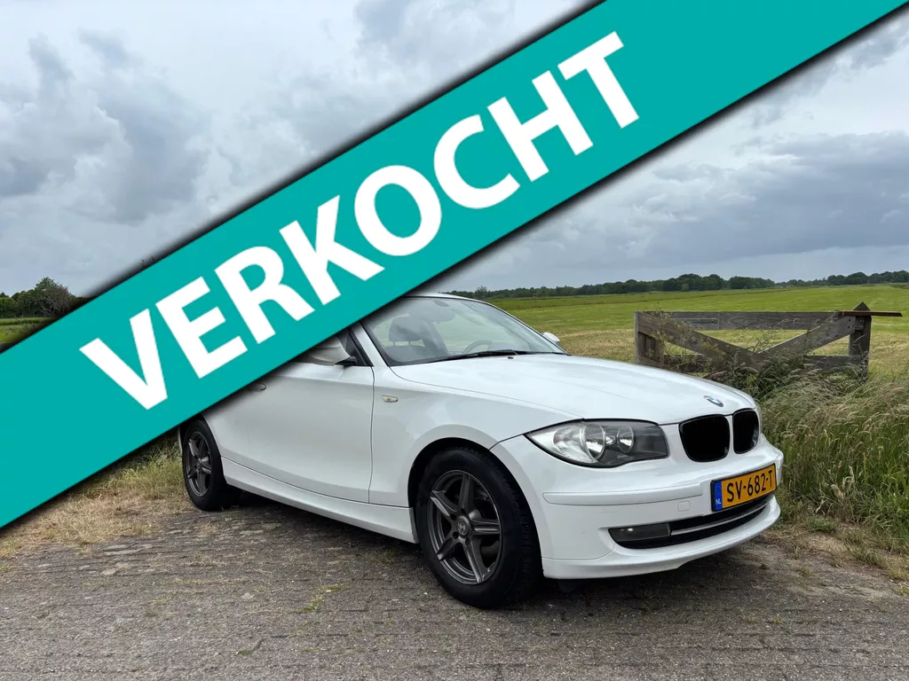 BMW 1-serie 116i Business Line Sport, Boekjes