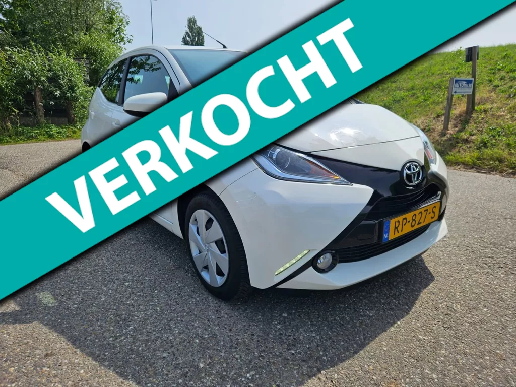 Toyota Aygo 1.0 VVT-i x-play,Navi,Camera,Airco
