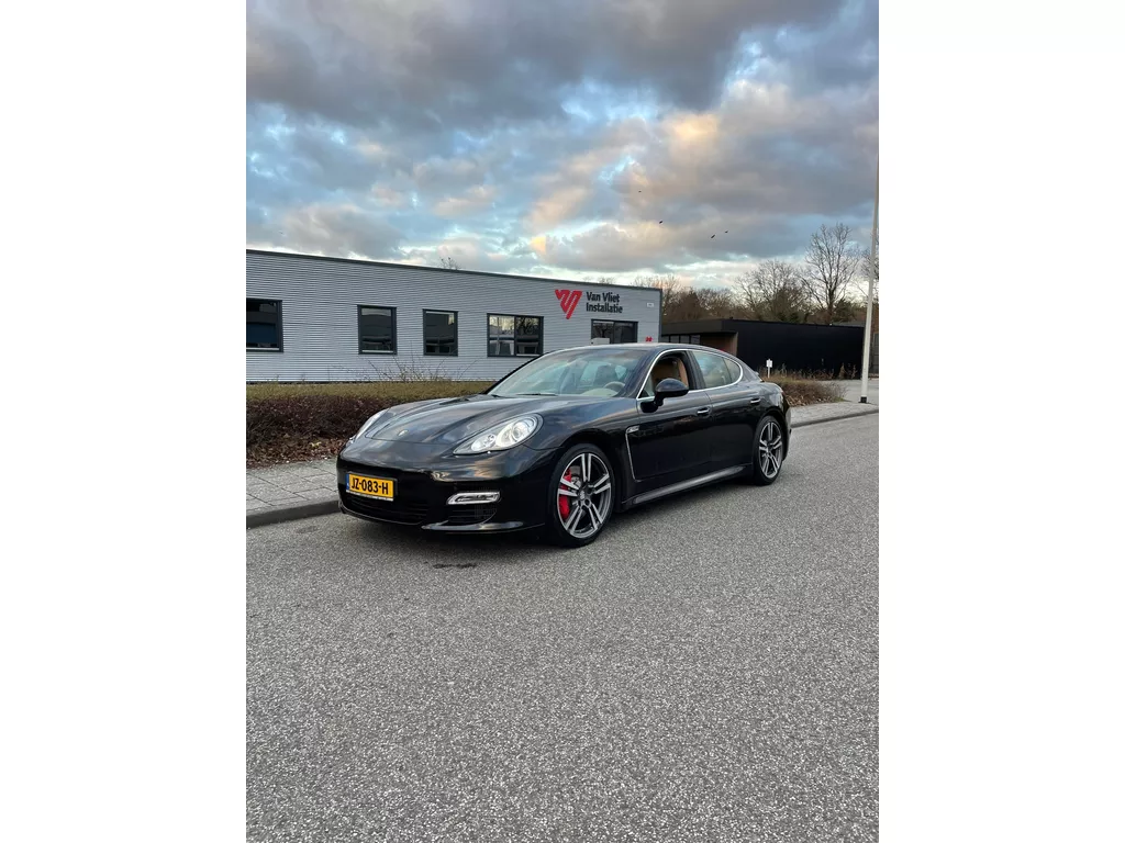 Porsche Panamera 4.8 V8 Turbo 500PK