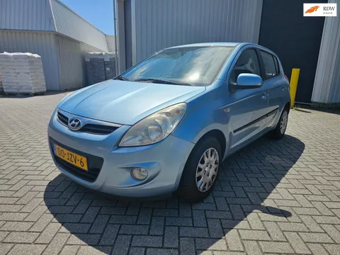 Hyundai I20 1.2i DynamicVersion / Airco/ Meeneemprijs