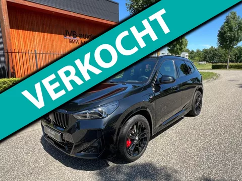 BMW X1 XDrive30e M-sport pro, panoramadak, HUD, H&K, camera