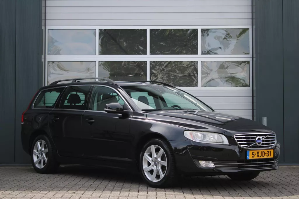 Volvo V70 1.6 T4 Nordic+ Automaat Clima/Cruise/Navi/Xenon/Leder/Stoelverwarming/Bluetooth/Trekhaak/Dealeronderhouden/APK:12-8-2026
