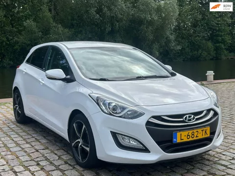 Hyundai I30 1.4 super mooi auto airco cruis control cv op afs