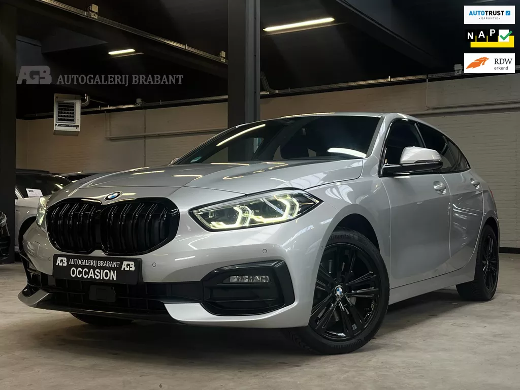BMW 1-serie 118i High Executive M pakket *Ambiance/PDC Camera/Head-up display/ACC