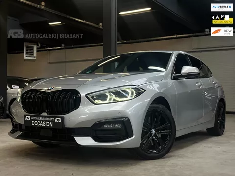 BMW 1-serie 118i High Executive M pakket *Ambiance/PDC Camera/Head-up display/ACC