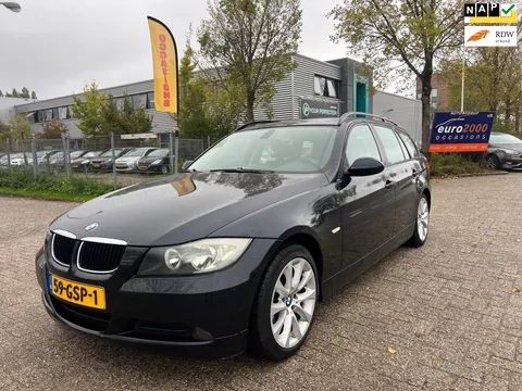 BMW 3-serie Touring 318i Business Line - Navi - Lmv - Netjes
