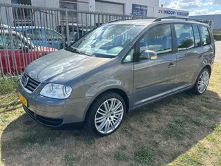 Volkswagen Touran 2.0-16V FSI Trendline / 7 Persoons