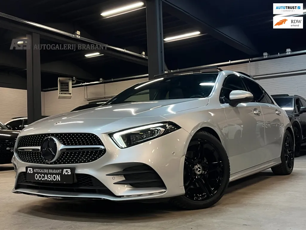 Mercedes-Benz A-klasse 200 Launch Edition AMG Line #Pano/Sfeerverlichting/CarPlay/Camera