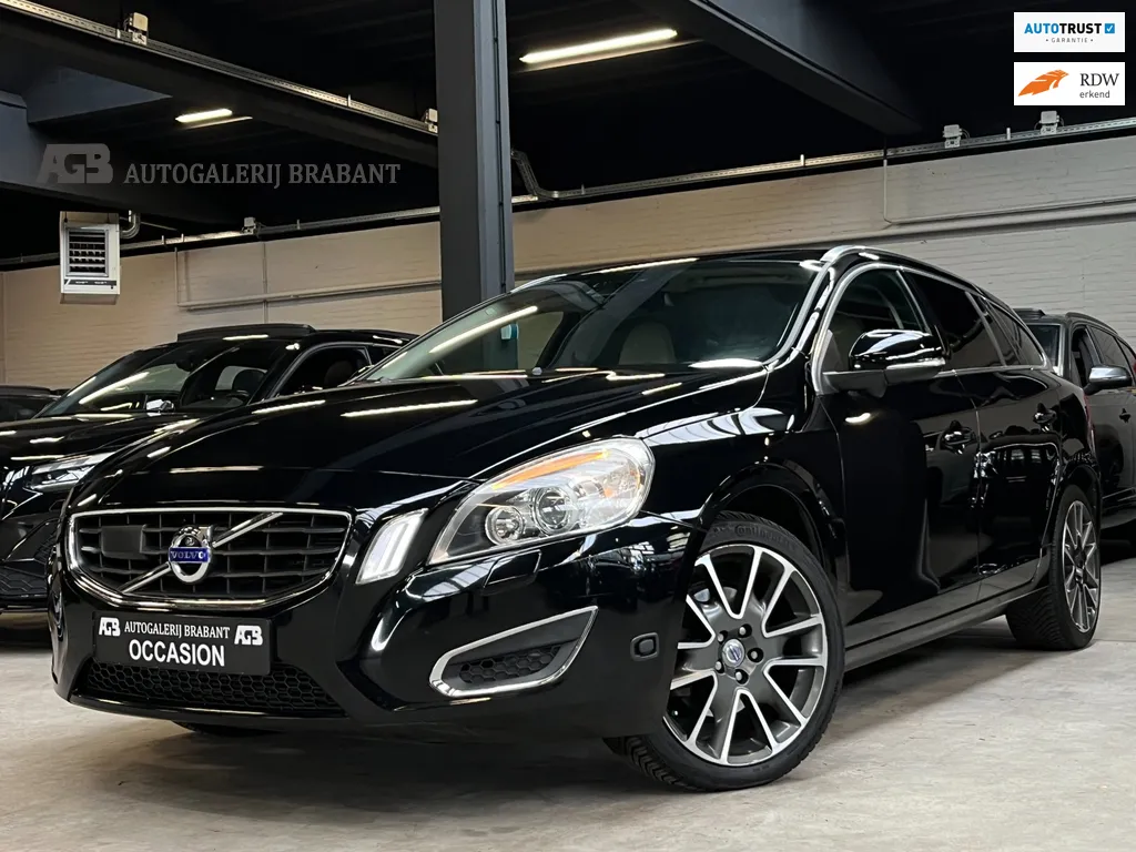 Volvo V60 1.6 T4F Summum /Dodehoek/Cruise/XenonLed/Stoelverw