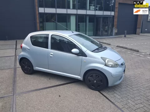 Toyota Aygo 1.0-12V + ((( apk aprl 2027 )))