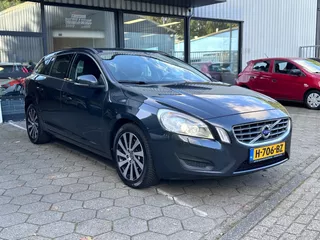 Volvo V60 2.4 D5 Summum / Airco / Leder / navigatie /