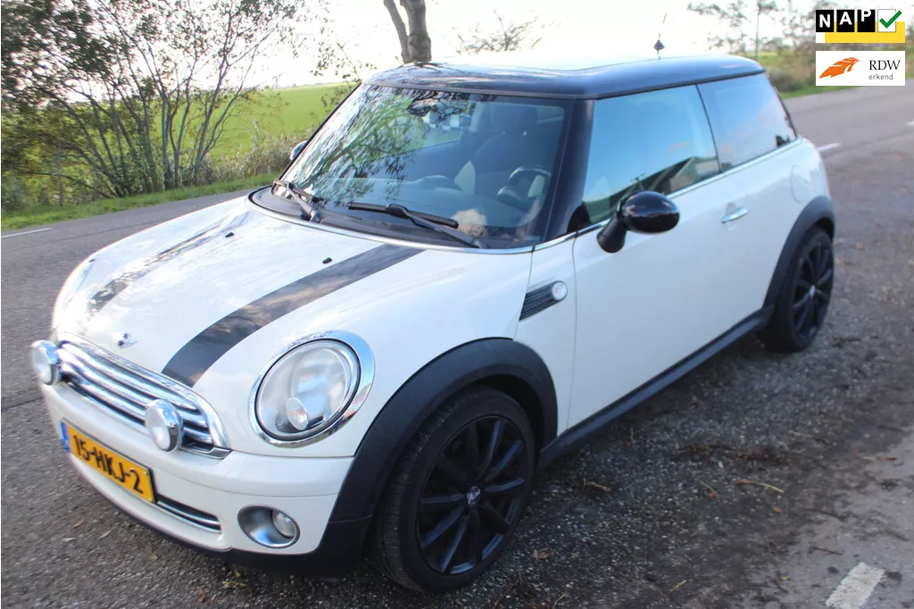 Mini 3-Deurs 1.6 Cooper Chili // PANO / CRUISE //