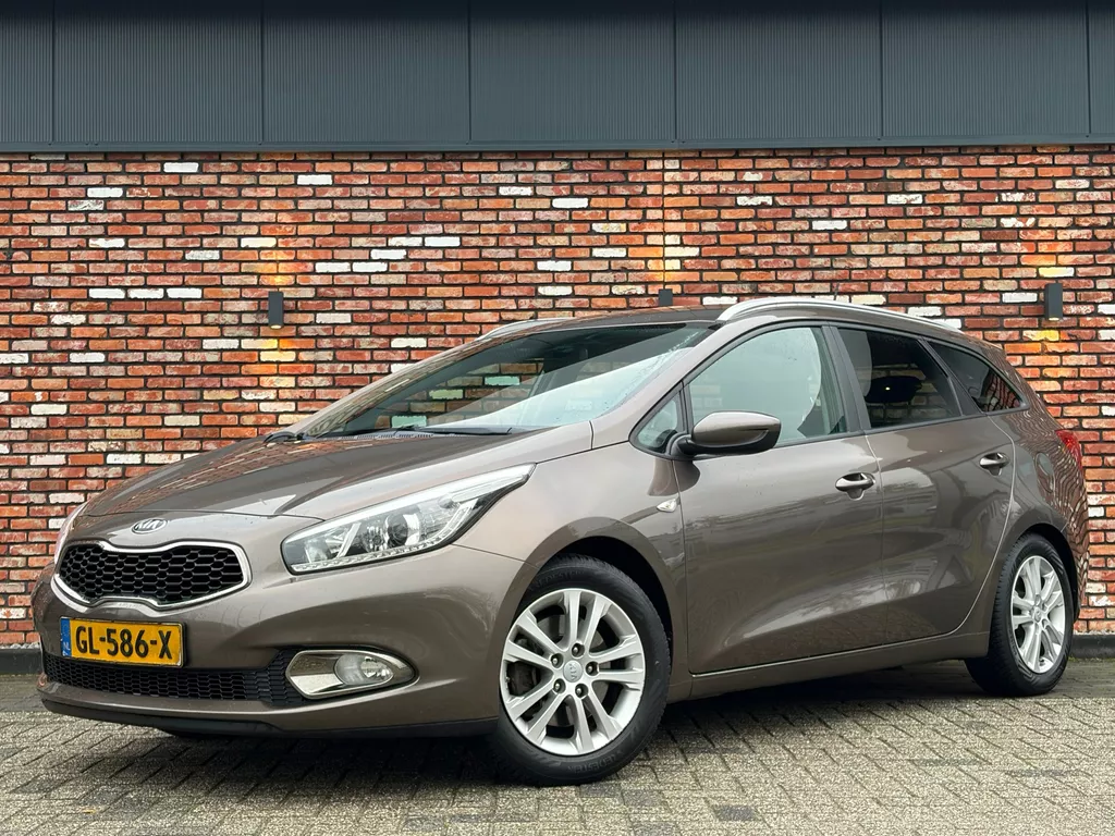 Kia Cee'd Sportswagon 1.6 GDI ComfortLine Trekhaak Nav/Cruise Led Camera Orig.NL!